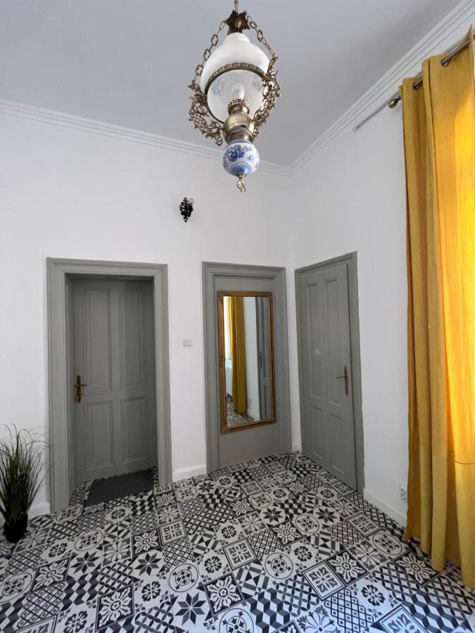 Barty Downtown Apart 1 Timişoara Exteriör bild